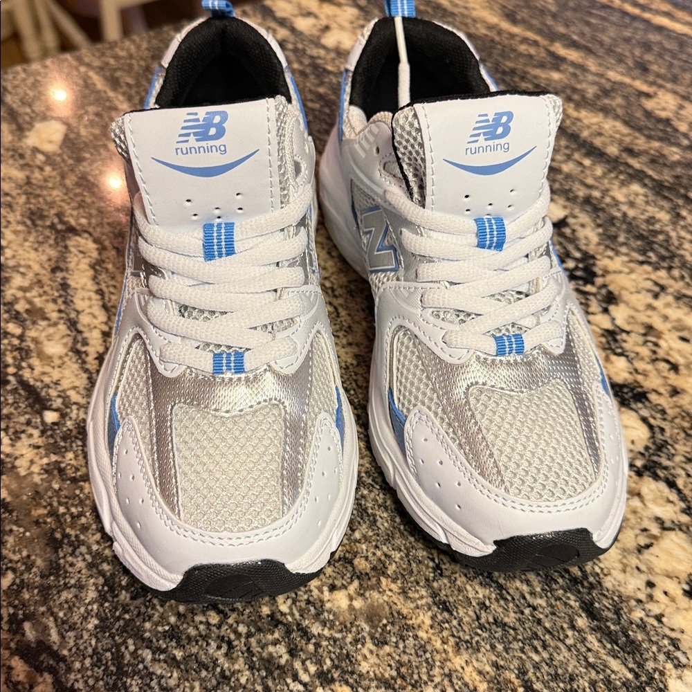 New Balance 530 Whiteblue metallic  Women's Sneakers